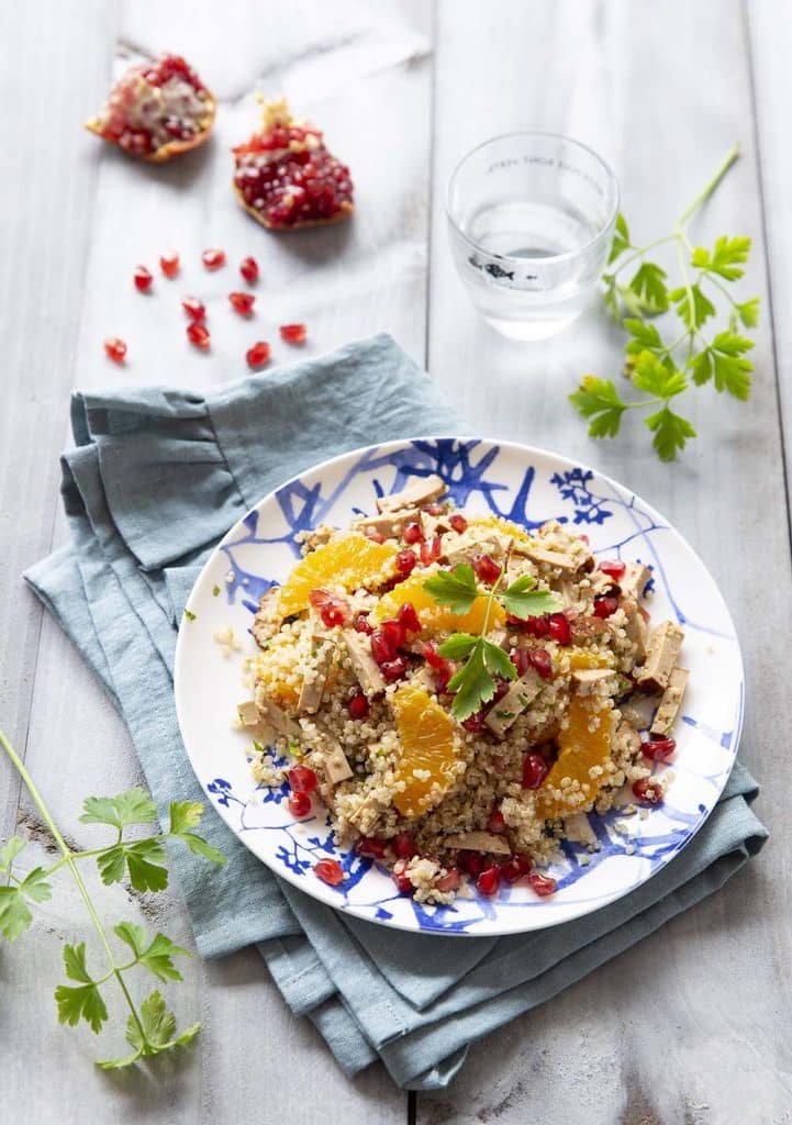 Recette Salade de quinoa au tofu fumé, oranges et grenade