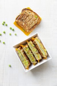 Croque fondant aux artichauts, mimolette et petits pois