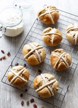 Brioche anglaise Hot cross buns – vegan