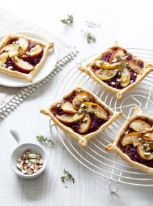 Recette Tarte fine chou rouge fermenté et pommes caramélisées